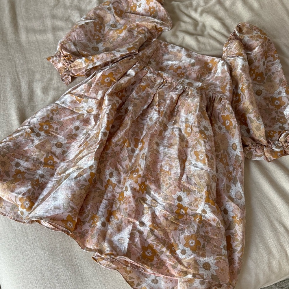 NWT Floral Puff Sleeve Dress